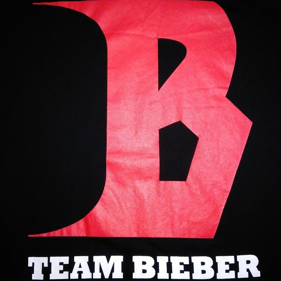 OFFICIAL JUSTIN BIEBER CONCERT TOUR TEE - Picture 6 of 8